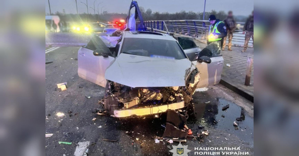 Велика аварія у Києві: п'ятеро постраждалих, перекрито Броварський проспект (фото, відео) - INFBusiness