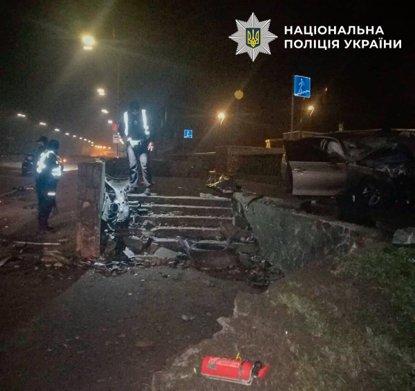Смертельна ДТП у Києві: 18-річний водій BMW влетів у підземний перехід (фото, відео) - INFBusiness