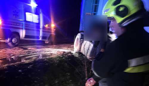 Рятувальники деблокували травмованого з пошкодженого внаслідок ДТП автомобіля&hellip;