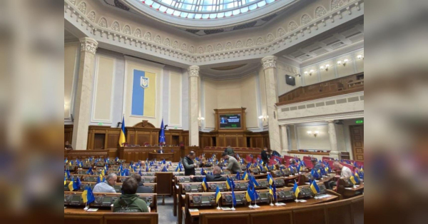 «Катастрофічно не вистачає на хліб»: депутат виправдав підвищення зарплати до 200 тис. грн - INFBusiness