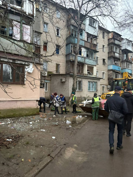 Дрони ворога масовано атакували вночі Одесу: є руйнування та поранені (фото, відео) - INFBusiness