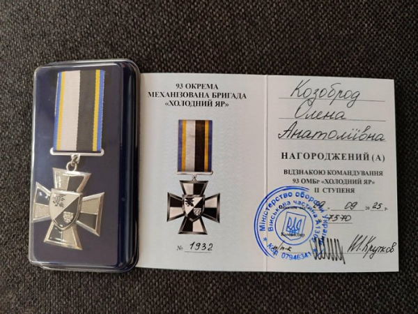 «Завдяки пісні я зустріла своє кохання, і напередодні 60-річного ювілею вийшла заміж»: військова, яка вступила в ЗСУ, щоб підтримати доньку - INFBusiness
