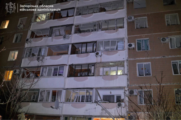 Нічна атака рф: під вогнем будинки й інфраструктура, скасовані рейси поїздів - INFBusiness