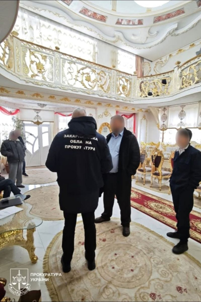 Пшонка-стайл на Закарпатті: прокуратура показала золотий палац місцевого депутата (фото) - INFBusiness