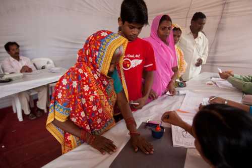Особливості виборів у світі: у Мексиці голосують в автобусах, а в Чилі штрафують за неявку - INFBusiness