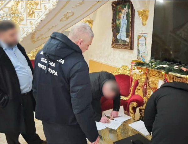 Пшонка-стайл на Закарпатті: прокуратура показала золотий палац місцевого депутата (фото) - INFBusiness
