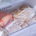 Морозилка — не чарівна скринька: скільки насправді можна зберігати м’ясо без втрати якості - INFBusiness