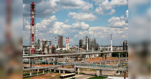 В росії вибухи через атаку дронів: горить нафтобаза, влада може евакуювати людей - INFBusiness