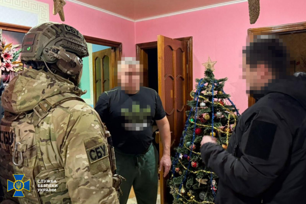 Сотні тисяч доларів та фіктивні довідки за ухилення від мобілізації: СБУ викрила голову ВЛК (фото) - INFBusiness