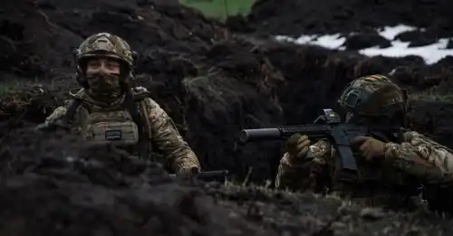 Сили оборони підняли український прапор над мерією Куп'янська - INFBusiness