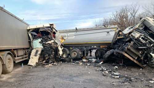 Кіровоградщина: поліція з’ясовує обставини ДТП в Олександрійському районі (ФОТО) - INFBusiness