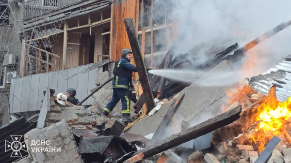 Російські окупанти вдарили двома ракетами по багатоповерхівці в Харкові: показали жахливі кадри (фото, відео) - INFBusiness