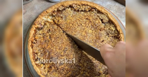 Яблучно-горіховий тарт: десерт, який «захочеться повторювати знову і знову» - INFBusiness