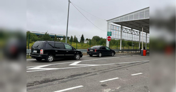 Стоять сотні авто: українців попередили про черги на кордоні з Польщею - INFBusiness
