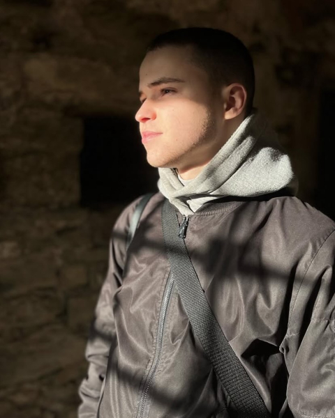 «Планували весілля під час його відпустки, а я вдягла чорну хустину»: історія 21-річного офіцера, який ще курсантом став на захист країни - INFBusiness
