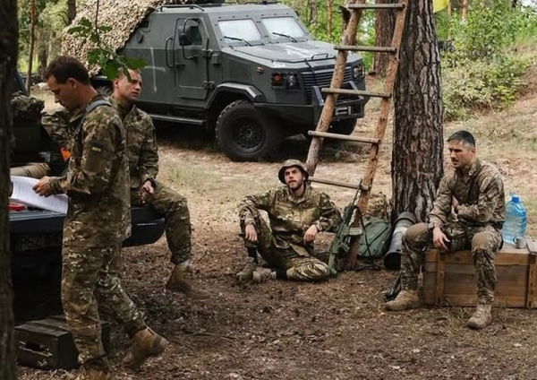 Вдягнув форму: популярний актор шокував новиною (фото) - INFBusiness