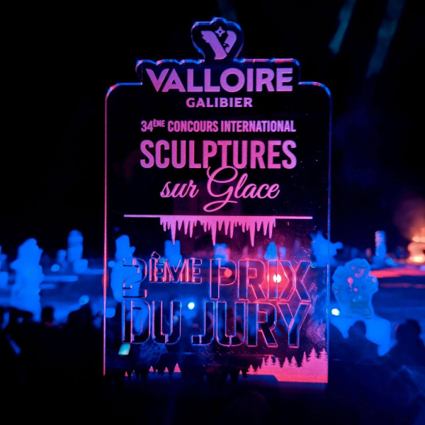 Диплом, який отримав полтавець за друге місце «Беру в дорогу 23 кілограми інструментів»: призер міжнародних конкурсів льодових скульптур Олекса Пода про нюанси роботи над ними - INFBusiness