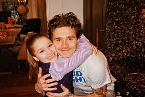 На тлі конфлікту з батьками Бруклін Бекхем передав таємне послання сестрі - INFBusiness