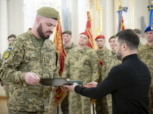 Утримував фронт 84 дні, проривав мінні поля й використав бджіл у бою: історія подвигів триразового кавалера «Хреста бойових заслуг» - INFBusiness