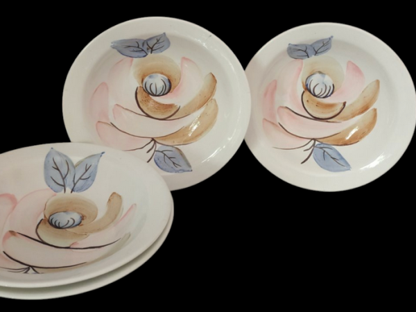 «Тарілки у розписі Яніни Баргілевич створюють у оселі особливий затишок», — колекціонерка Людмила Карпінська-Романюк - INFBusiness