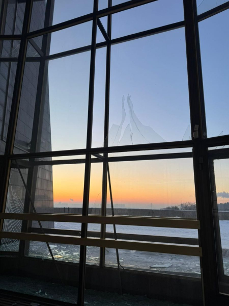 Росіяни вдарили по символу столиці: пошкоджено монумент «Батьківщина-мати» (фото) - INFBusiness