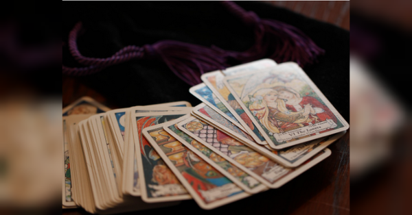 Близнюкам — «Лицар мечів» та обережна рішучість, Левам — «Шістка жезлів» та маленька перемога: Таро-прогноз на 11 лютого - INFBusiness