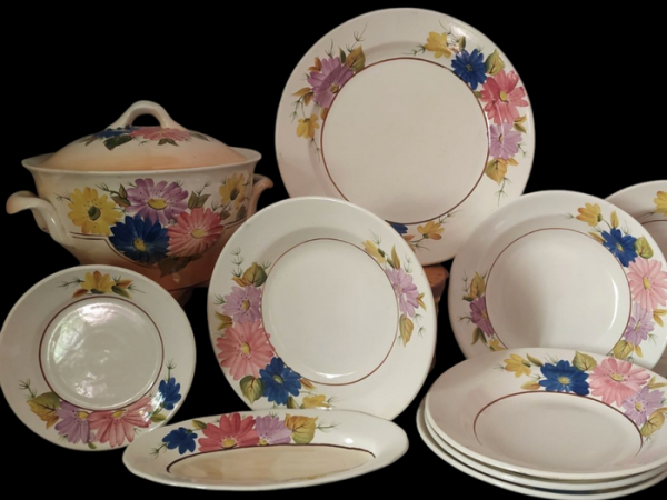 «Тарілки у розписі Яніни Баргілевич створюють у оселі особливий затишок», — колекціонерка Людмила Карпінська-Романюк - INFBusiness