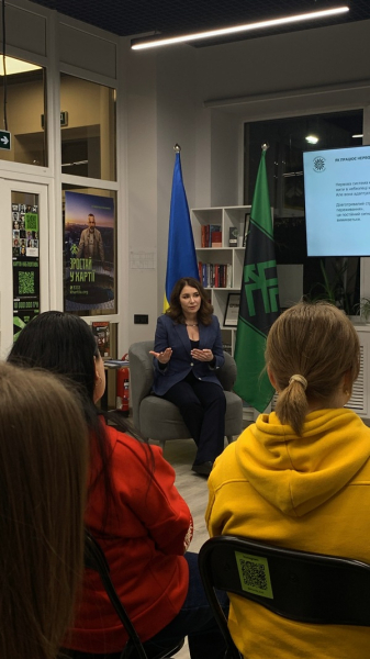 Життя в режимі очікування: як дружинам військових зберегти стосунки та не втратити себе - INFBusiness