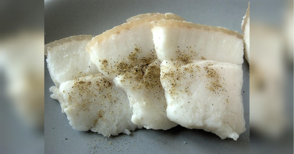 Як засолити сало гарячим способом: простий рецепт домашнього делікатесу - INFBusiness