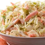 Смачний овочевий салат з ароматною заправкою: можна тим, хто на дієті - INFBusiness