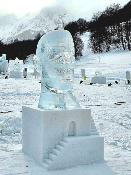 Щоб потрапити на такий престижний конкурс, важливу роль мають попередні успіхи автора в подібних заходах «Беру в дорогу 23 кілограми інструментів»: призер міжнародних конкурсів льодових скульптур Олекса Пода про нюанси роботи над ними - INFBusiness