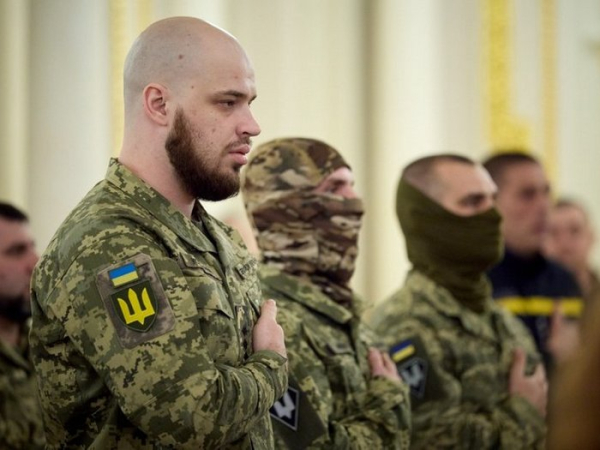 Утримував фронт 84 дні, проривав мінні поля й використав бджіл у бою: історія подвигів триразового кавалера «Хреста бойових заслуг» - INFBusiness