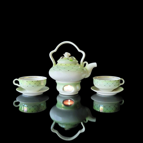 «Сервіз з ліпними квітами „Тет-а-тет“ зачаровує вишуканістю», — колекціонерка Людмила Карпінська-Романюк - INFBusiness