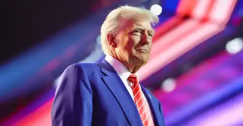 Трамп видалив зі своєї соцмережі скандальне відео з Бараком Обамою та його дружиною у вигляді мавп - INFBusiness