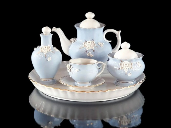 «Скульптурні троянди без аромату, але неначе з пам’яттю про нього», — колекціонерка Людмила Карпінська-Романюк - INFBusiness