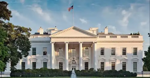 Білий дім опублікував до Дня закоханих валентинки з Мадуро та Гренландією - INFBusiness