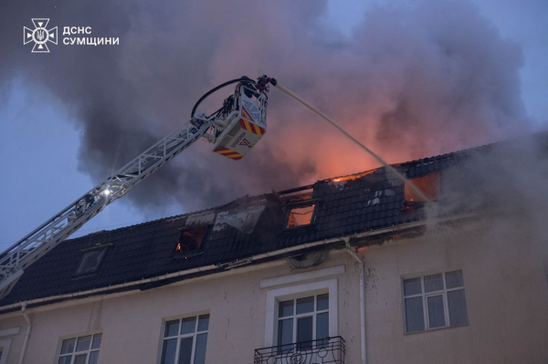 Російські удари не зупиняються: горять будинки та газопровід, є поранені та загиблі (фото, відео) - INFBusiness