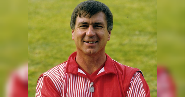 У віці 85 років після нетривалої хвороби помер легендарний футбольний тренер Зепп Піонтек, повідомляє офіційний сайт ФІФА. Раніше не стало знаменитого футбольного тренера, який пережив смерть дружини, самогубство сина та ампутацію обох ніг. Помер легенданий футбольний тренер, який народився в Польщі, грав за Німеччину, а прославив Данію (фото) - INFBusiness