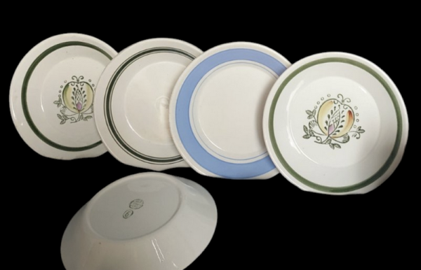 «Можливо, й у вашій оселі є фаянсові тарілки, розписані мисткинею Асею Мікеєвою», — колекціонерка Людмила Карпінська-Романюк - INFBusiness