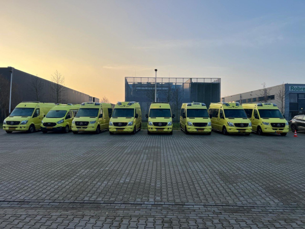 «Грати на демонстраціях — це важливо, але хід війни цим не змінити»: баяніст з Нідерландів зібрав понад мільйон євро на медеваки для ЗСУ (фото, відео) - INFBusiness