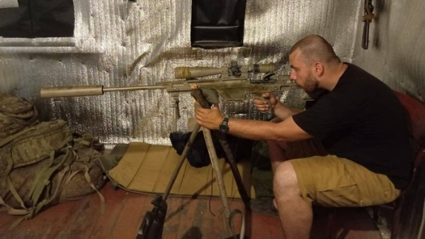 Портрет загиблого воїна на шоломі олімпійця: історія Олексія Хабарова - INFBusiness