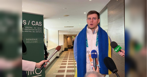 У п'ятницю, 13 лютого, Спортивний арбітражний суд Лозанни (CAS) на своєму виїзному засіданні в Мілані за прискореною процедурою розглянув протест української сторони на рішення МОК про дискваліфікацію героя-скелетоніста Владислава Гераскевича, якого усунули від виступу на Олімпійських іграх за відмову виходити на дистанцію без «шолома пам'яті». Справа Гераскевича: Спортивний арбітражний суд ухвалив остаточне рішення (фото) - INFBusiness