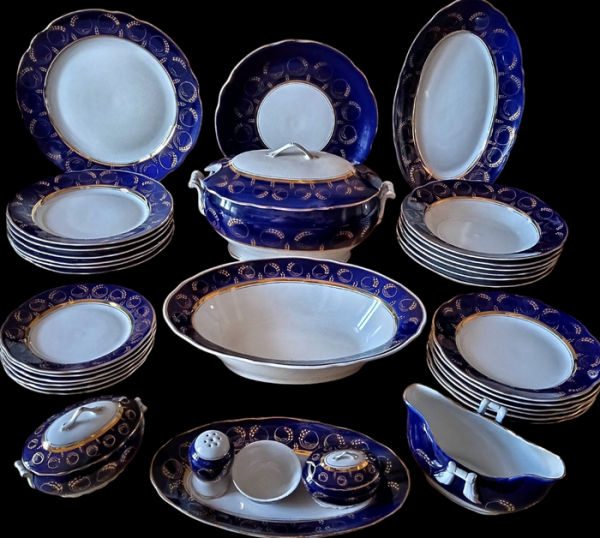 «Сервіруючи стіл кобальтовим сервізом, важливо враховувати деякі нюанси», — колекціонерка Людмила Карпінська-Романюк - INFBusiness