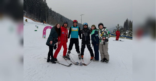 «Я відчув такий адреналін! Це було круто! Раджу всім спробувати»: як ветеран з чотирма ампутаціями став на лижі - INFBusiness