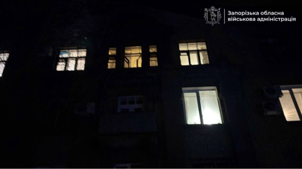 Росіяни продовжують обстрілювати Україну. У ніч на 21 лютого (з 18:00 20 лютого) противник атакував однією балістичною ракетою «Іскандер-М», а також 120 ударними БпЛА типу «Shahed», «Гербера», «Італмас» та безпілотниками інших типів, близько 80 із них — «шахеди». Про це повідомили в Повітряних Силах ЗСУ. Зруйновані домівки та поранені: що відомо про нічні удари ворога по Україні (фото) - INFBusiness