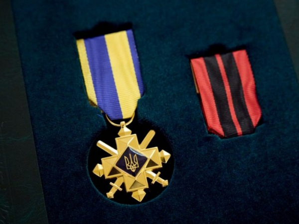 Утримував фронт 84 дні, проривав мінні поля й використав бджіл у бою: історія подвигів триразового кавалера «Хреста бойових заслуг» - INFBusiness