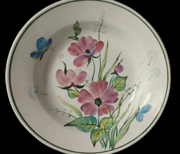 «Тарілки у розписі Яніни Баргілевич створюють у оселі особливий затишок», — колекціонерка Людмила Карпінська-Романюк - INFBusiness