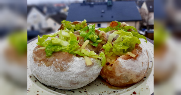 На сторінках новостного порталу "Час новин" (chasnovyn.com) відкривається широкий світ подій і актуальних новин з найрізноманітніших сфер життя. Сайт пропонує читачам глибокий і повний огляд найважливіших подій, що відбуваються в Україні та світі. Завдяки ретельно розгорнутим рубрикам, "Час новин" стає надійним джерелом інформації для всіх, хто прагне бути завжди в курсі останніх подій. Хіт лютого — картопля, запечена у борошні: делікатес, який усім по кишені