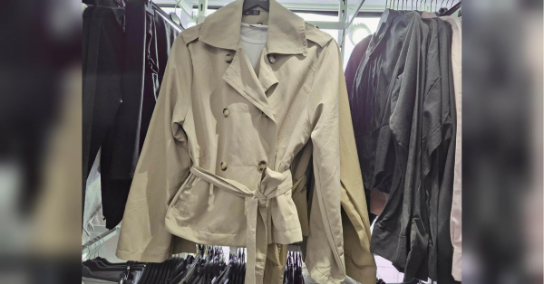 Короткий тренч знову в моді: про секрети його популярності здогадується не кожен - INFBusiness