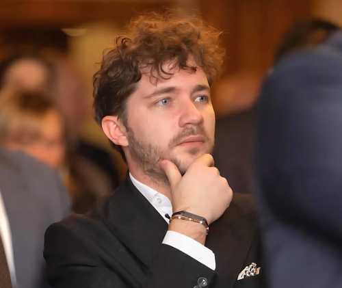 Олег Саакян про справу Епштейна: Трамп перехопив ініціативу і почав контрольовано зливати дані - INFBusiness